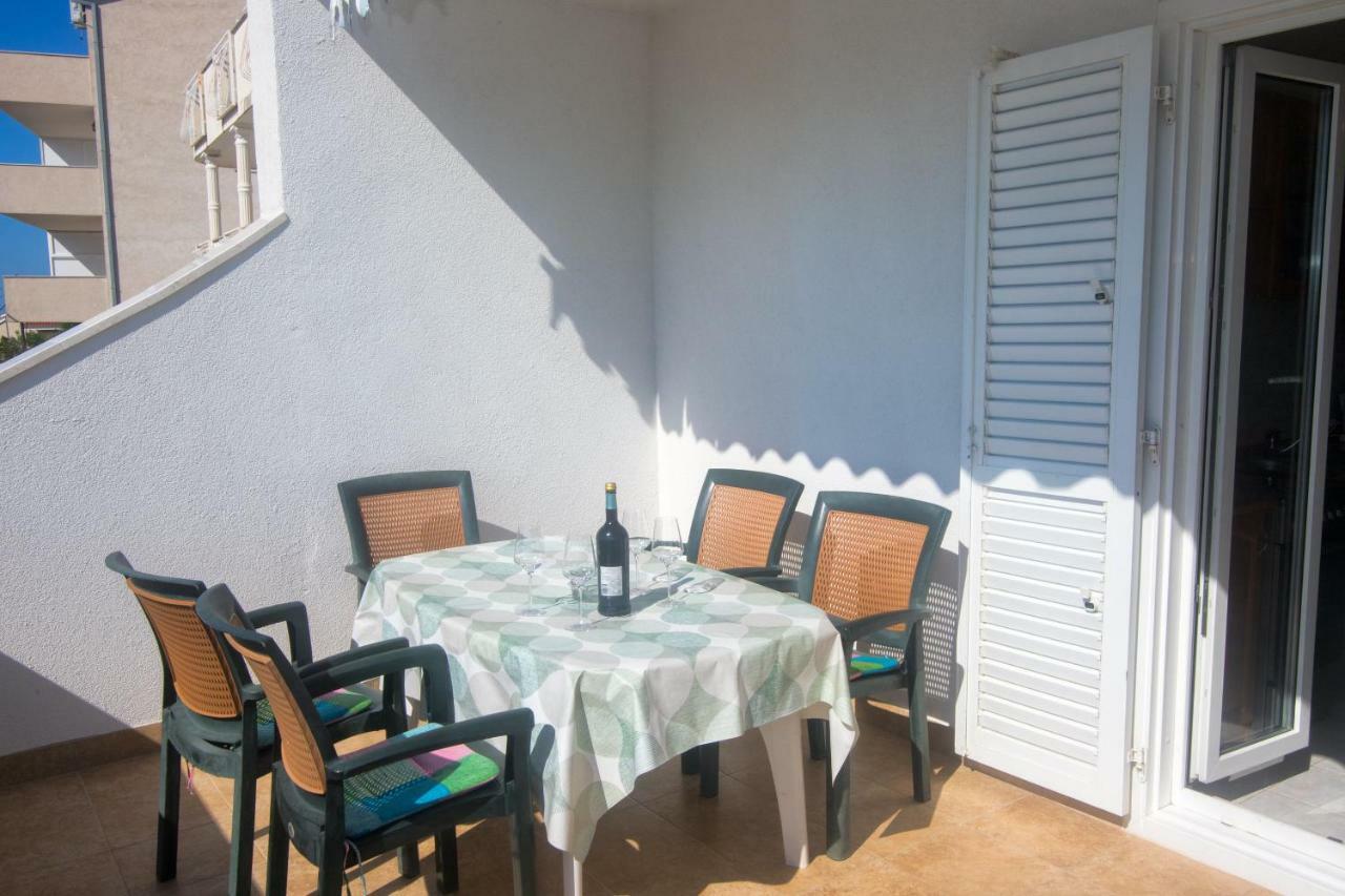 Apartments Vinka Трогір Екстер'єр фото
